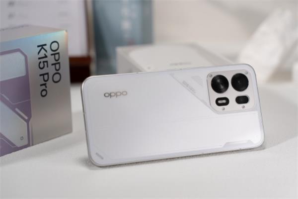 彻底杀疯了！OPPO骁龙8 Gen5机型干到1999，你敢入手吗？